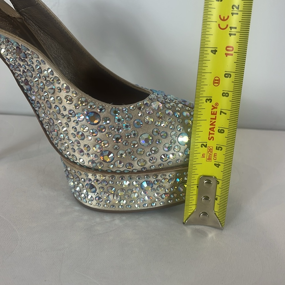 Le Silla Crystal Limited Platform Sandal - Picture 14 of 17